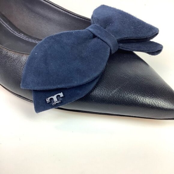 TORY BURCH NAVY LEATHER BOW LOGO POINTY BALLERINA FLATS - Picture 6 of 14